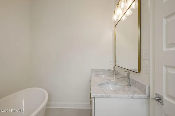 $1,950 | 1510 Kaliste Saloom Road, Unit 206, Lafayette, LA 70508