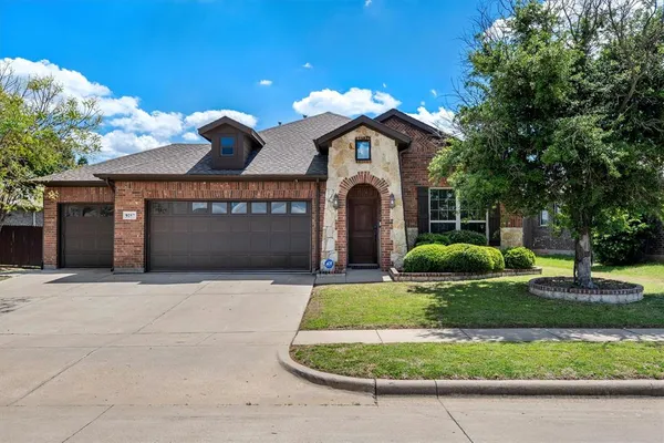 $450,000 | 9257 Water Oak Drive, Arlington, TX 76002