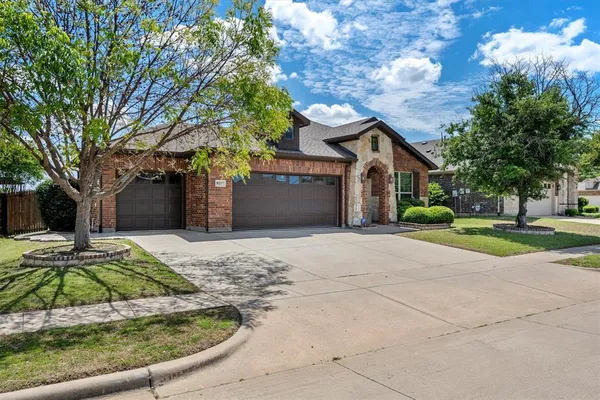 $450,000 | 9257 Water Oak Drive, Arlington, TX 76002