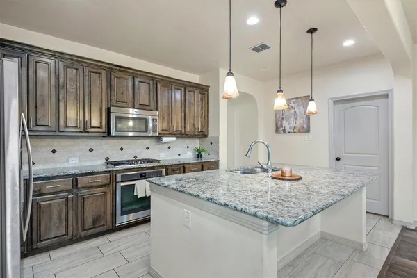 $450,000 | 9257 Water Oak Drive, Arlington, TX 76002