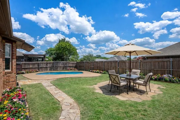 $450,000 | 9257 Water Oak Drive, Arlington, TX 76002