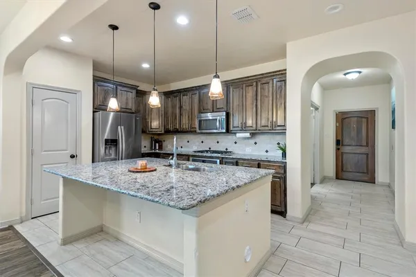$450,000 | 9257 Water Oak Drive, Arlington, TX 76002