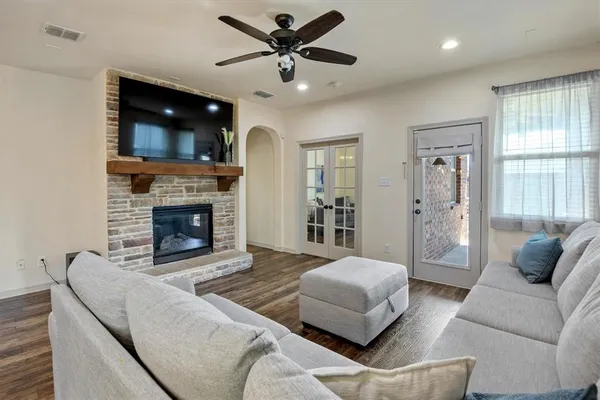 $450,000 | 9257 Water Oak Drive, Arlington, TX 76002