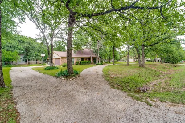 $400,000 | 2009 Thousand Oaks Drive, Burleson, TX 76028