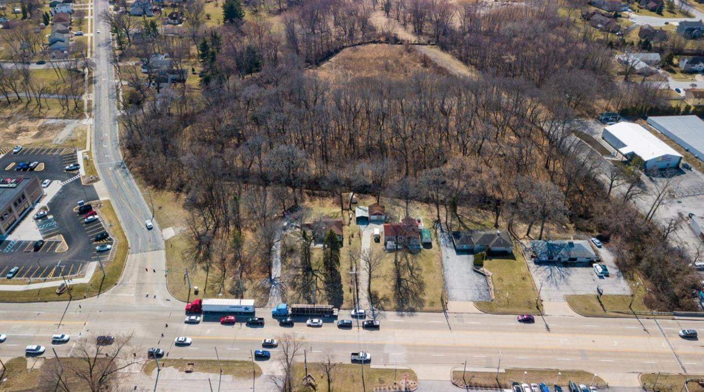 1736 St John Road Schererville, IN 46375 - Photo 2 of 6 a view of city
