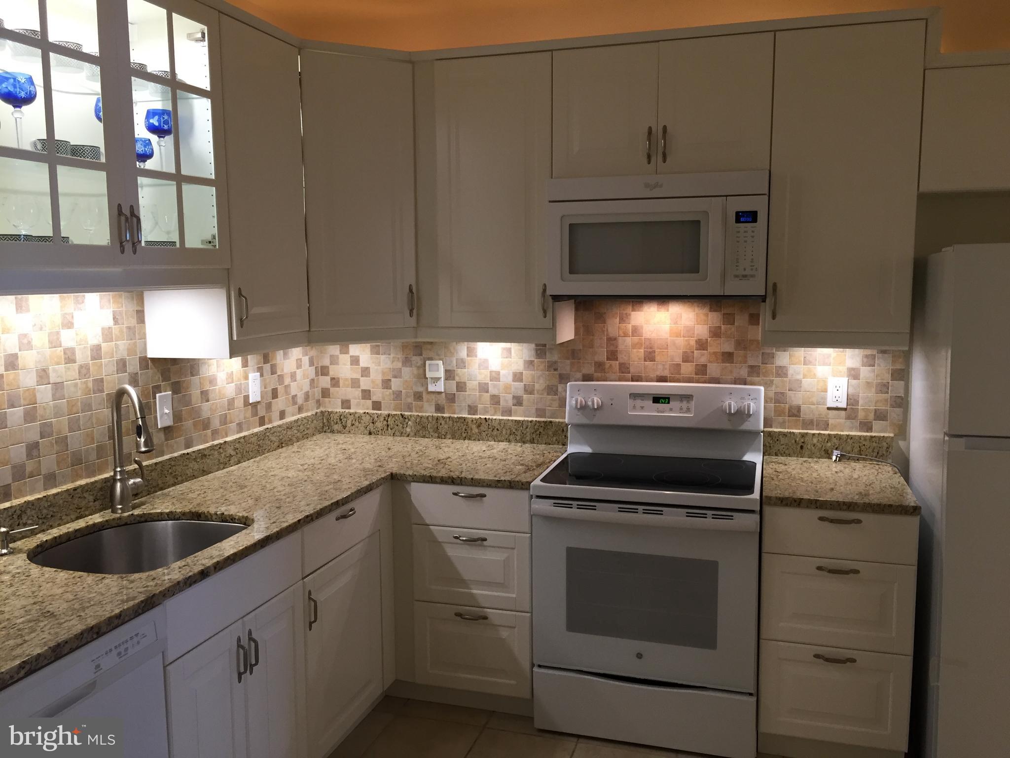 7218 Rolling Road Springfield, VA 22152 - Photo 14 of 37 Kitchen