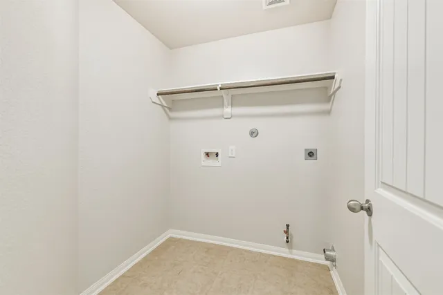 $299,900 | 1704 Wandering Hills Road, Conroe, TX 77304