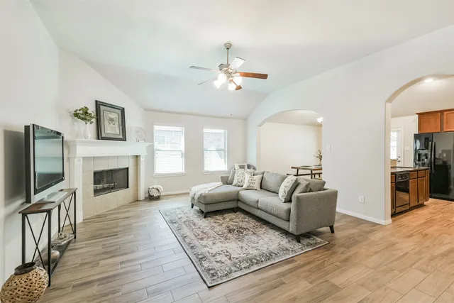 $299,900 | 1704 Wandering Hills Road, Conroe, TX 77304