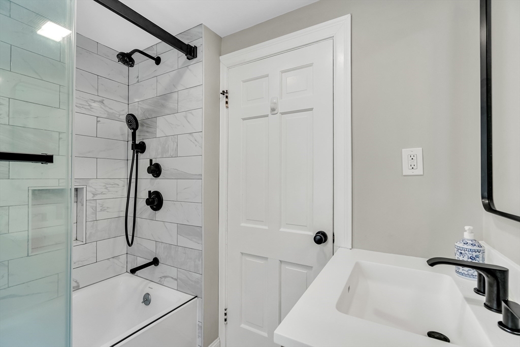 8 Hawthorne Road Winchester, MA 01890 - Photo 14 of 24