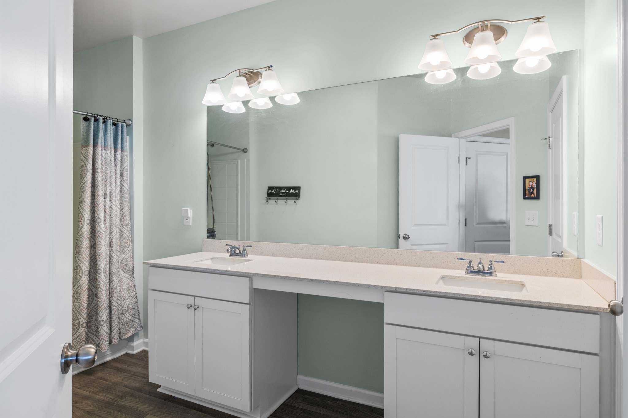 2806 Dixie Road Columbia, TN 38401 - Photo 19 of 28 a bathroom with a sink and a mirror