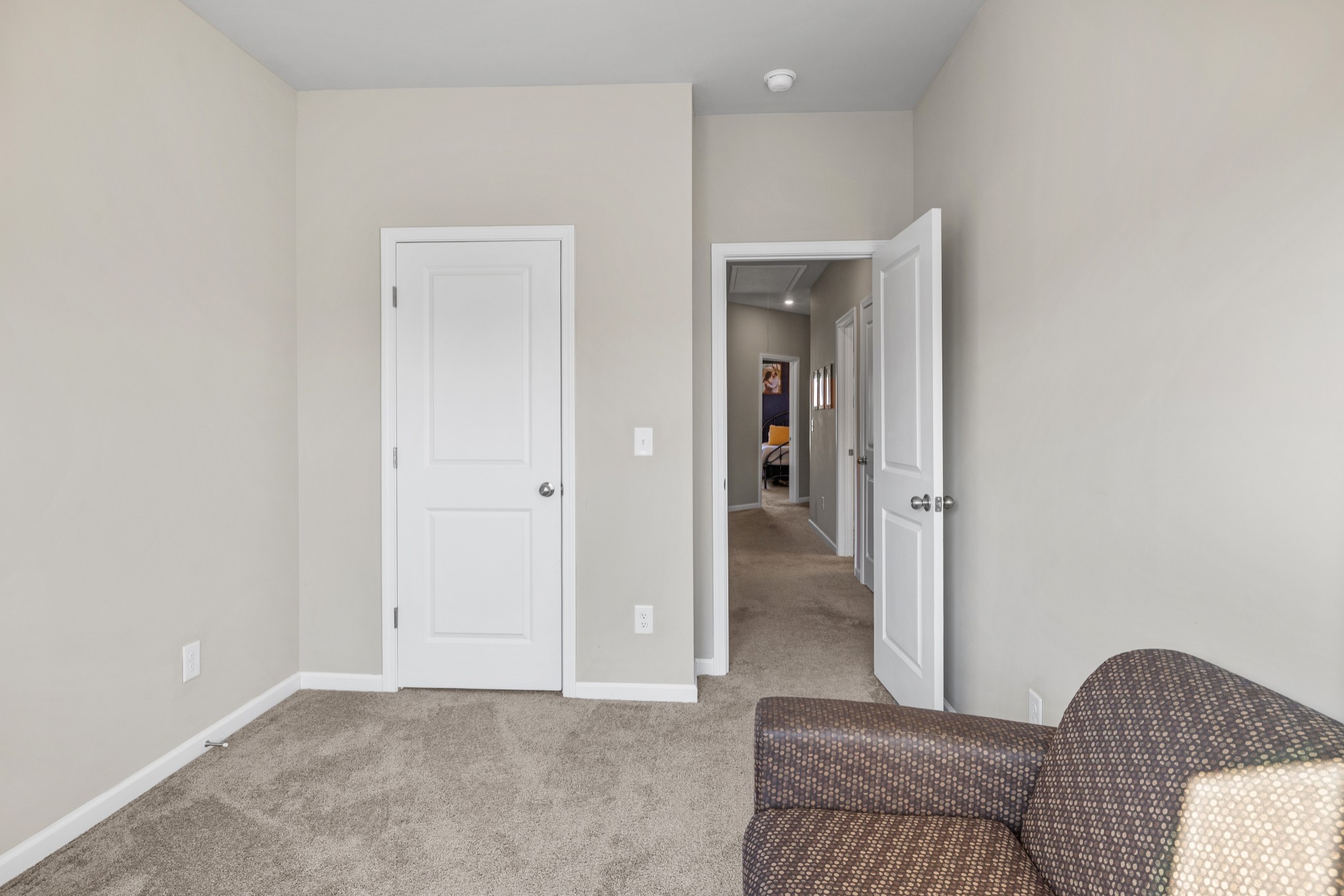 2806 Dixie Road Columbia, TN 38401 - Photo 24 of 28 a living room with a couch and a coffee table