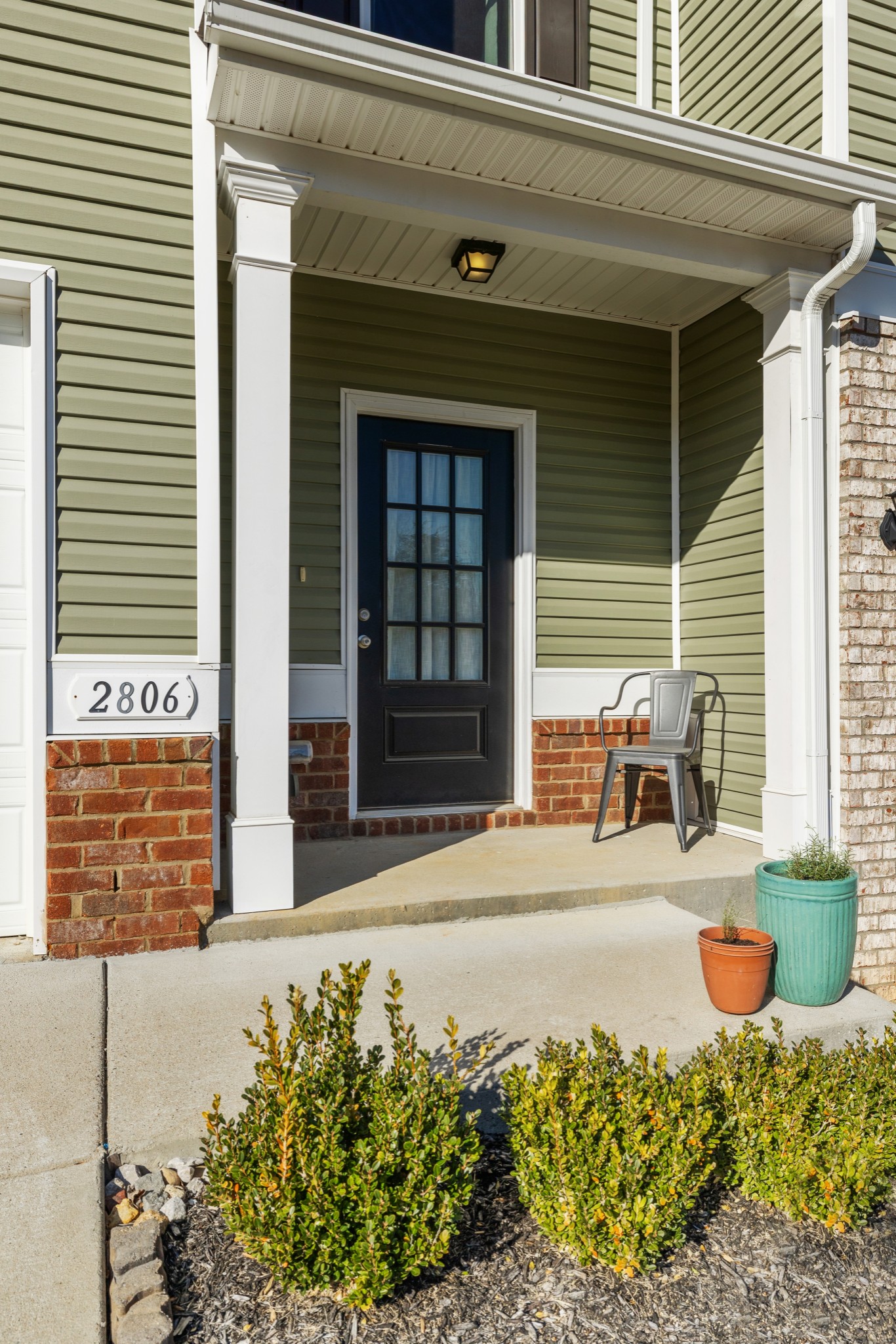 2806 Dixie Road Columbia, TN 38401 - Photo 3 of 28 a front view of a house
