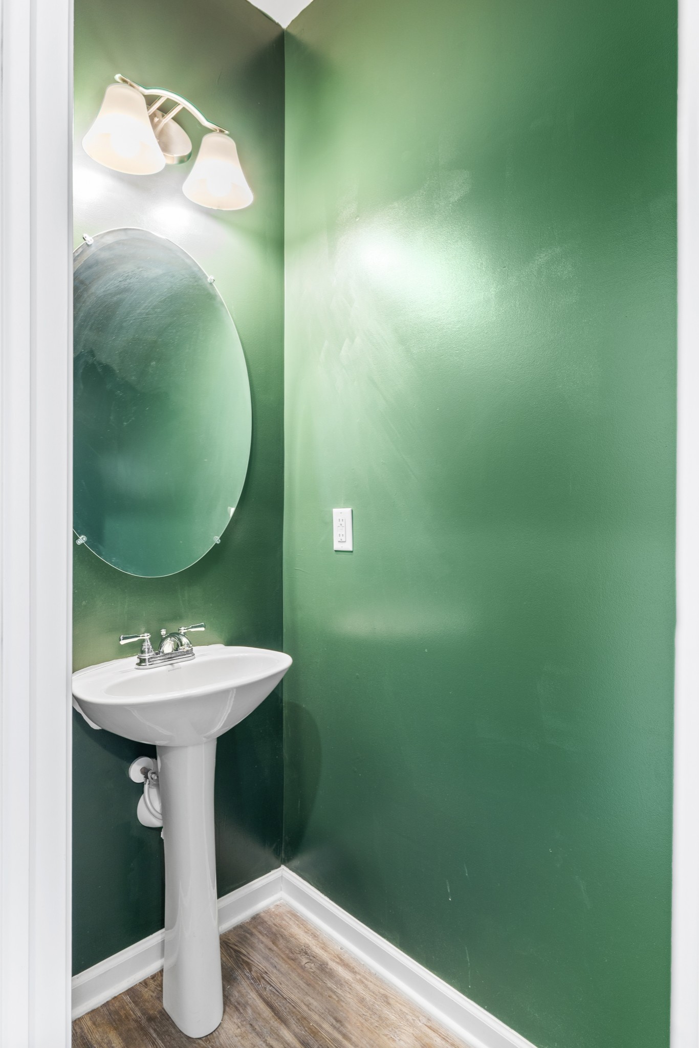 2806 Dixie Road Columbia, TN 38401 - Photo 6 of 28 a bathroom with a sink and a mirror