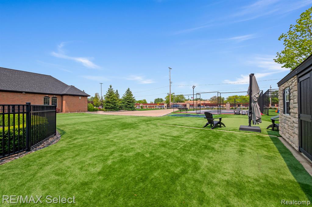 2559 North Long Lake Road Fenton, MI 48430 - Photo 75 of 90 Gallery Image 75
