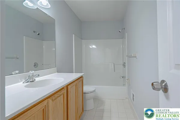 $3,100 | 520 North 40th Street, Allentown, PA 18104