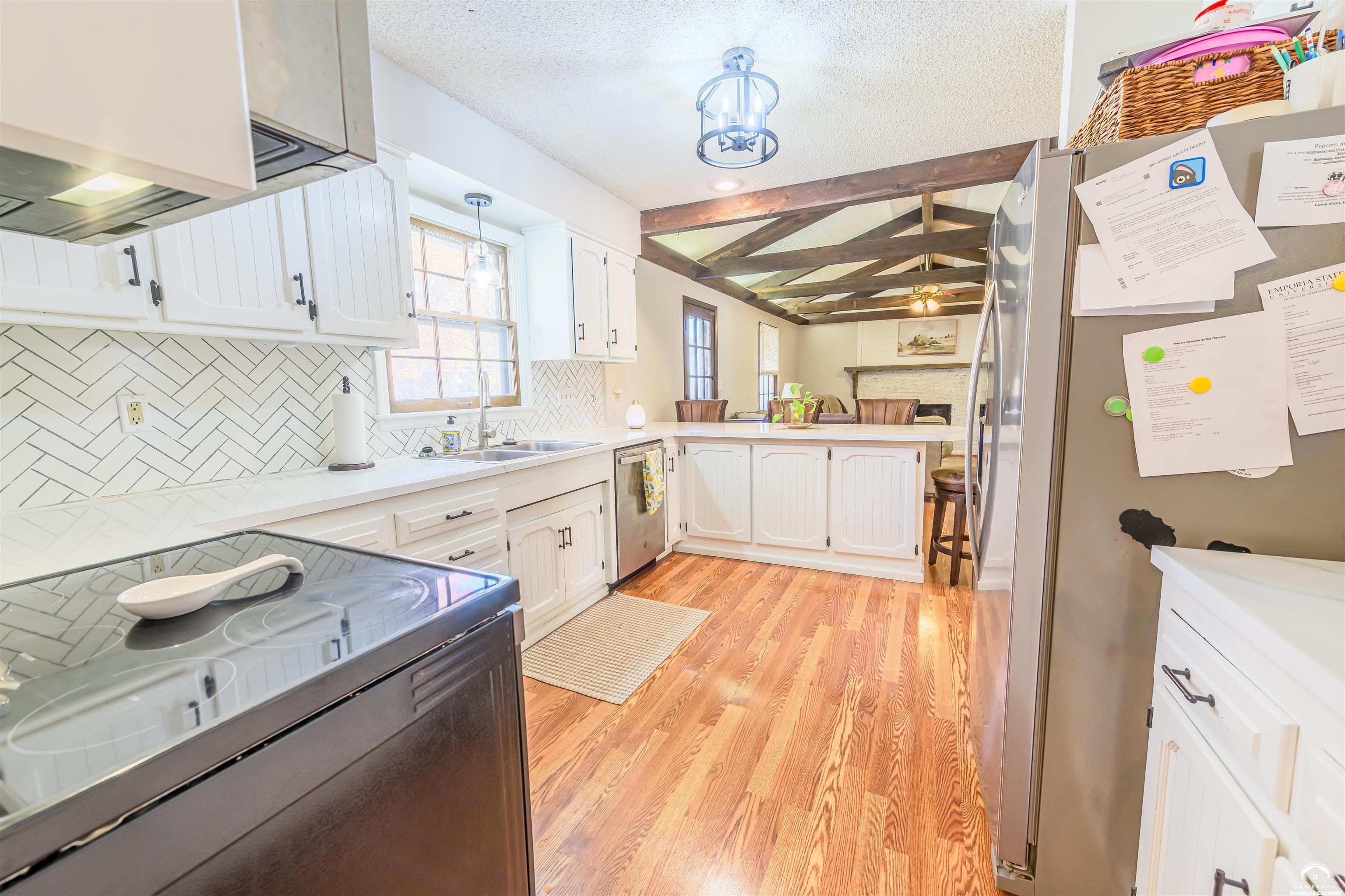 302 Providence Road Lawrence, KS 66049 - Photo 11 of 48