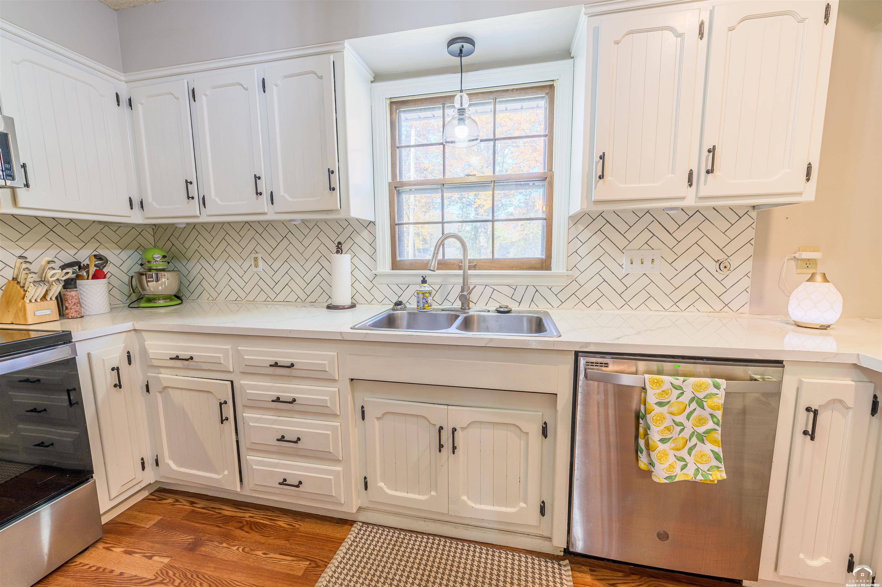 302 Providence Road Lawrence, KS 66049 - Photo 15 of 48