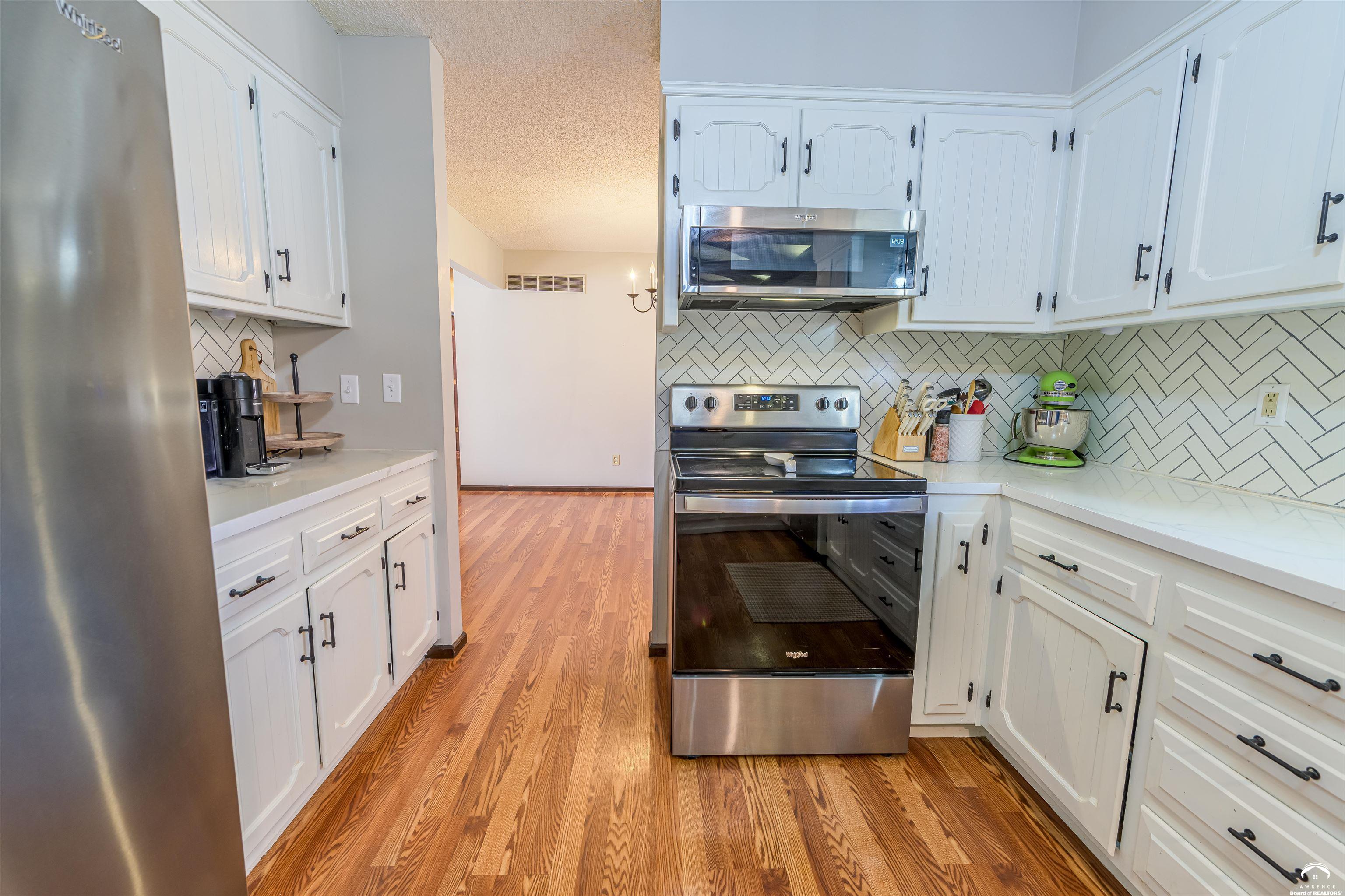 302 Providence Road Lawrence, KS 66049 - Photo 17 of 48