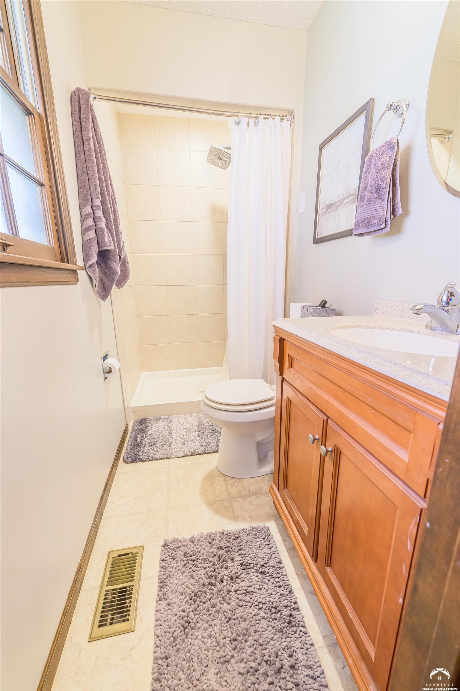 302 Providence Road Lawrence, KS 66049 - Photo 36 of 48