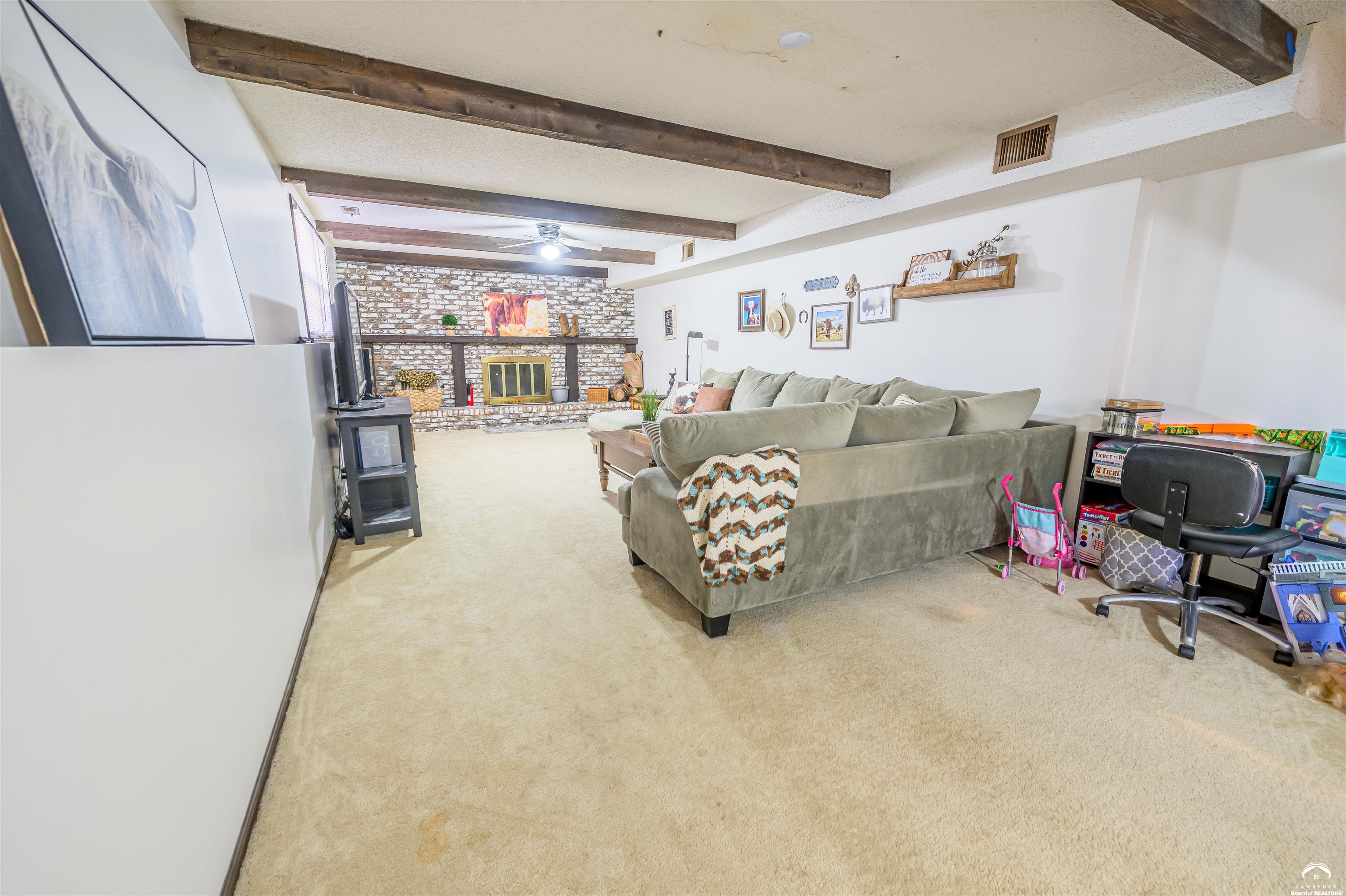 302 Providence Road Lawrence, KS 66049 - Photo 38 of 48