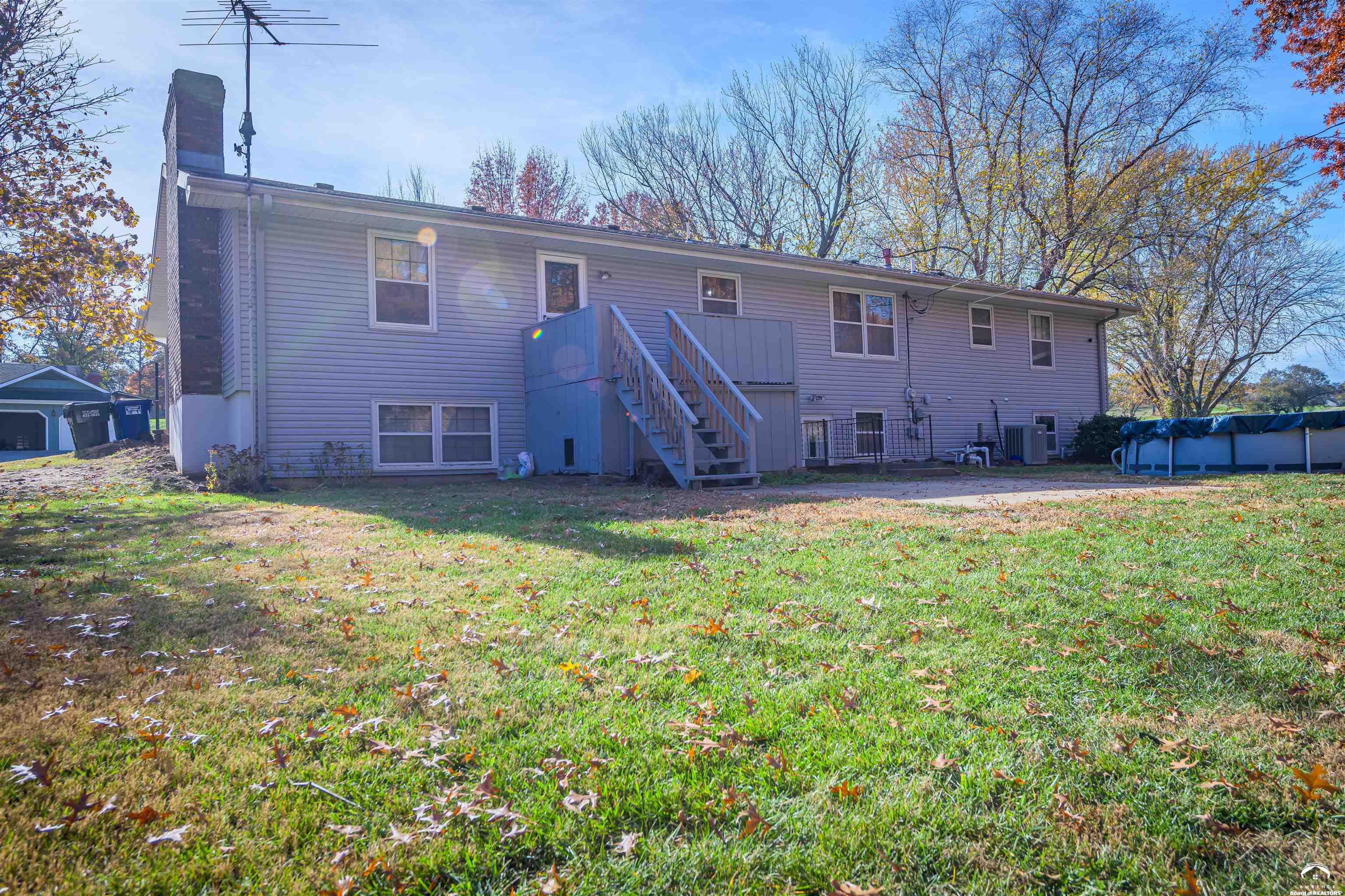 302 Providence Road Lawrence, KS 66049 - Photo 4 of 48