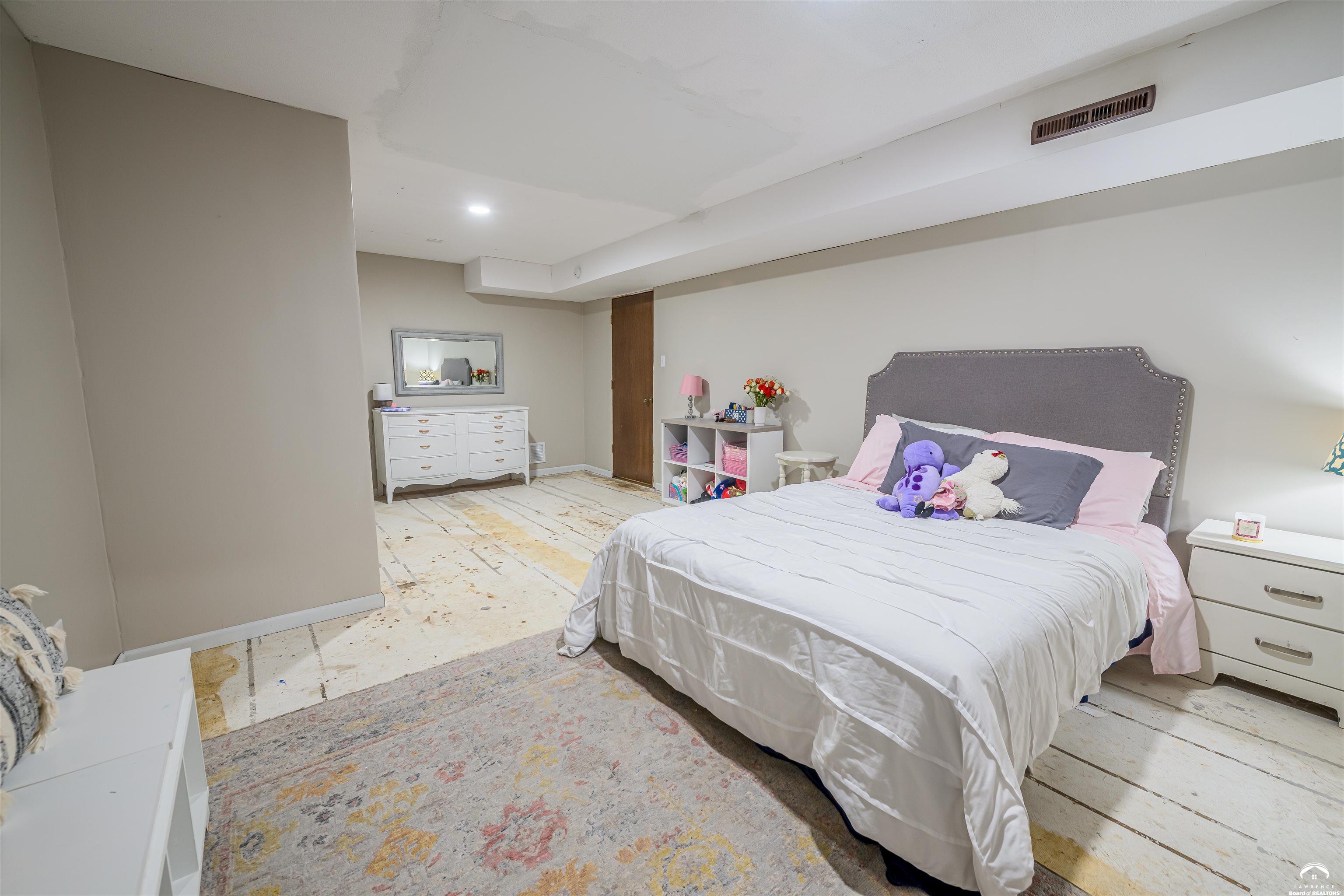 302 Providence Road Lawrence, KS 66049 - Photo 43 of 48