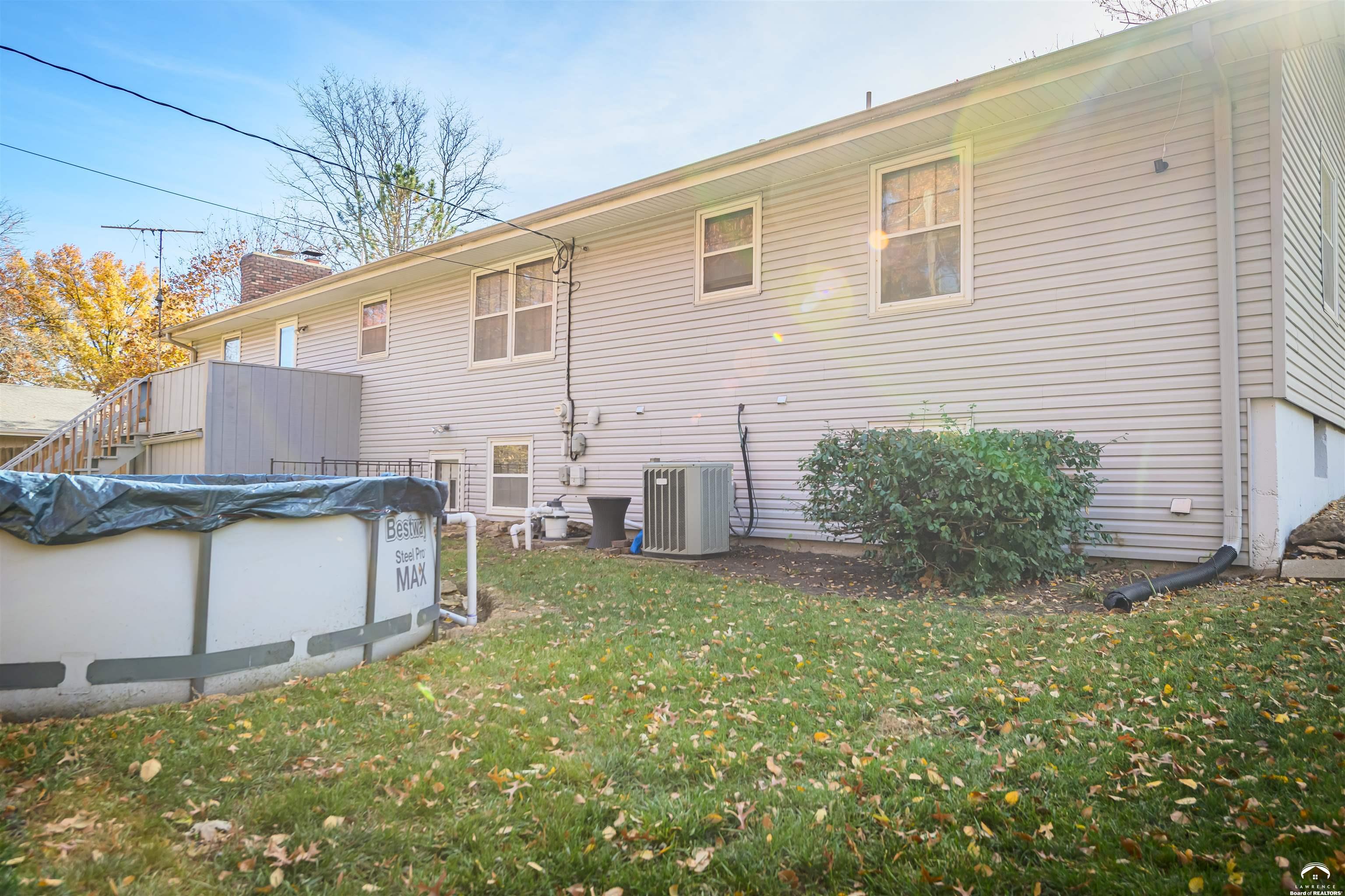 302 Providence Road Lawrence, KS 66049 - Photo 5 of 48