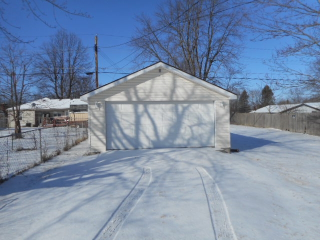 417 North Claypool Road Muncie, IN 47303 - Photo 3 of 14