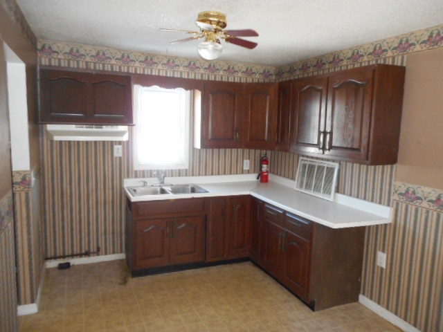 417 North Claypool Road Muncie, IN 47303 - Photo 9 of 14