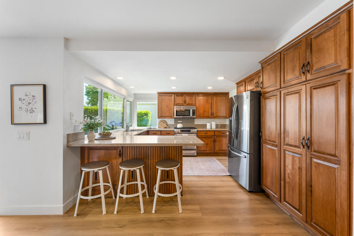 480 Reed Court Goleta, CA 93117 - Photo 12 of 41 _ROY3572 (1)