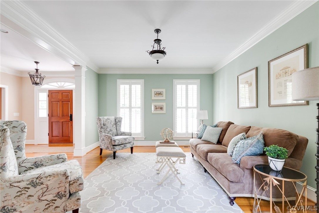 200 Kinloch Road Manakin-Sabot, VA 23103 - Photo 7 of 32 a living room with furniture and windows