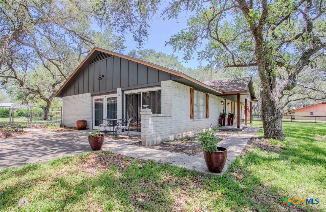 188 Cavalry Road Victoria, TX 77905 - Photo 28 of 30 a view of a house with backyard and sitting area