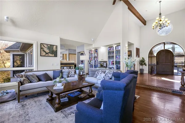 $1,250,000 | 126 West Cross Fox Trail, Camdenton, MO 65020