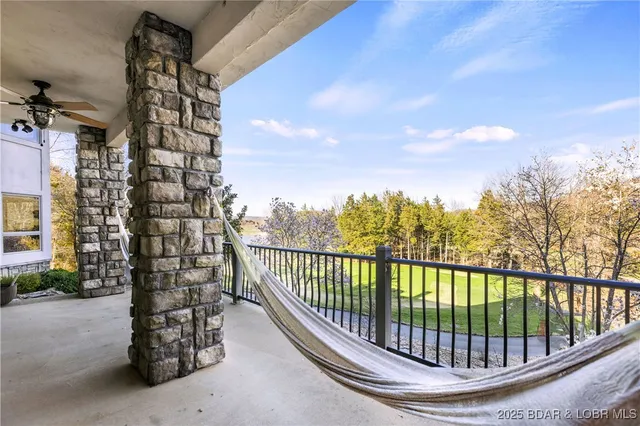 $1,250,000 | 126 West Cross Fox Trail, Camdenton, MO 65020