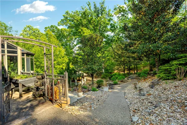$1,250,000 | 126 West Cross Fox Trail, Camdenton, MO 65020