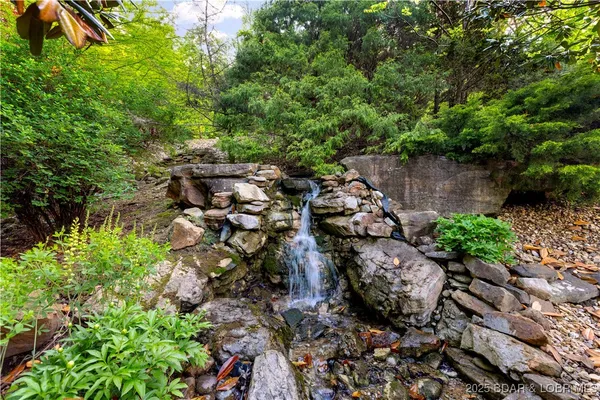 $1,250,000 | 126 West Cross Fox Trail, Camdenton, MO 65020