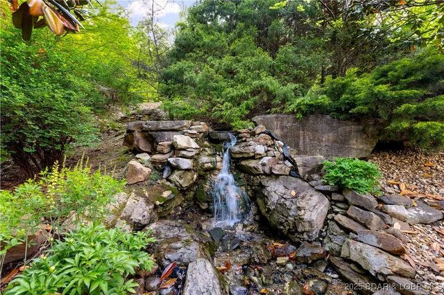 $1,250,000 | 126 West Cross Fox Trail, Camdenton, MO 65020