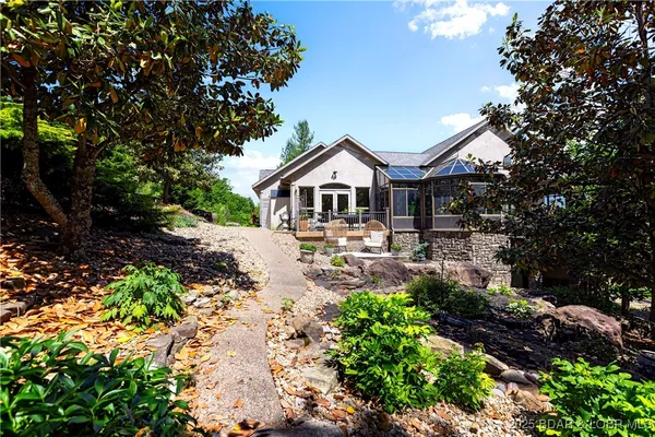 $1,250,000 | 126 West Cross Fox Trail, Camdenton, MO 65020