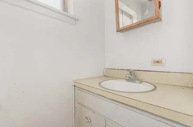 $147,700 | 1043 Ashridge Lane, University Park, IL 60484