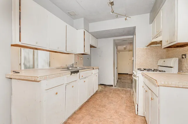 $147,700 | 1043 Ashridge Lane, University Park, IL 60484