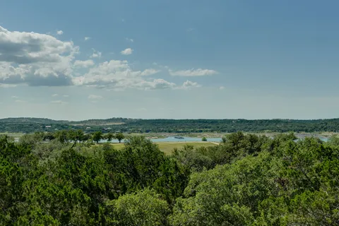 $750,000 | 704 Deckhouse Drive, Lago Vista, TX 78645