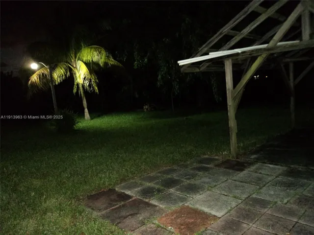 a view of outdoor space