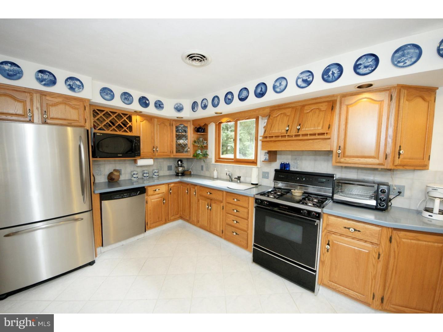 142 Bull Run Road Ewing, NJ 08638 - Photo 9 of 25