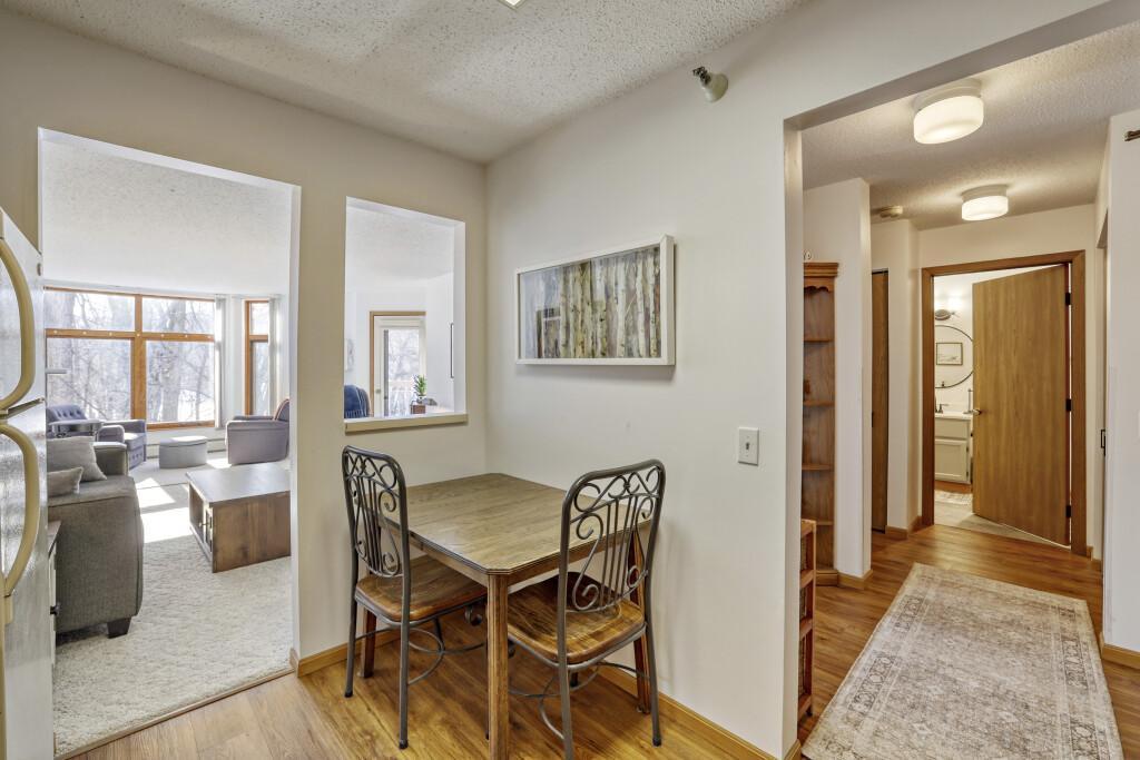 500 County B Road West, Unit 202 Roseville, MN 55113 - Photo 14 of 28