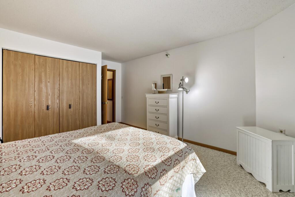 500 County B Road West, Unit 202 Roseville, MN 55113 - Photo 18 of 28