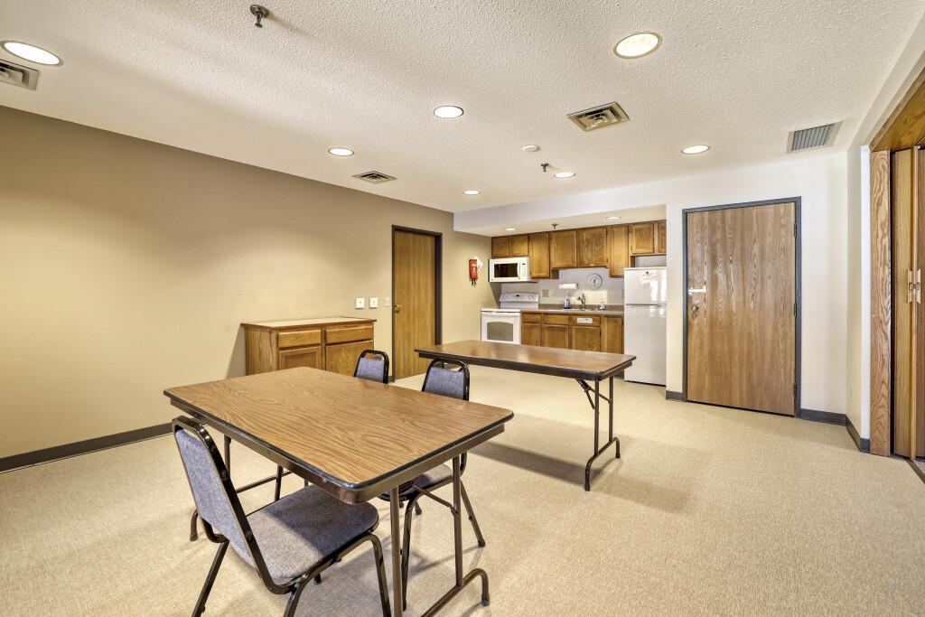 500 County B Road West, Unit 202 Roseville, MN 55113 - Photo 26 of 28