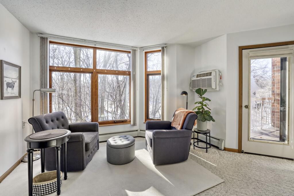 500 County B Road West, Unit 202 Roseville, MN 55113 - Photo 3 of 28