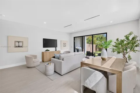$1,525,000 | 910 Southeast 13th Street, Fort Lauderdale, FL 33316