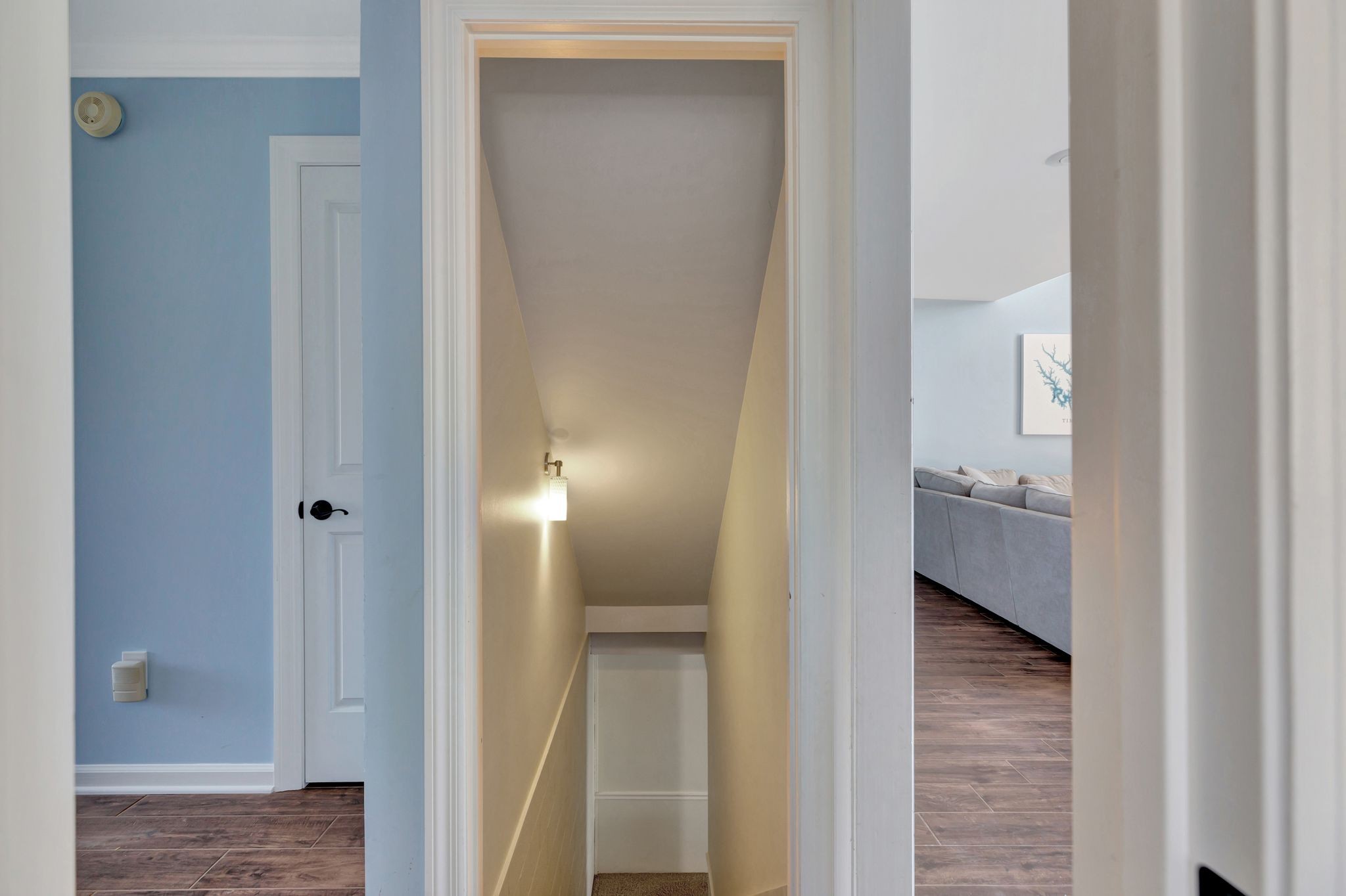 668 Bluff Drive Winchester, TN 37398 - Photo 41 of 55 a view of a bathroom from the hallway