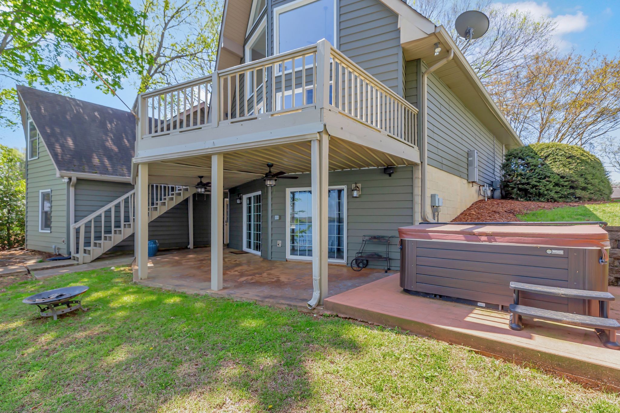 668 Bluff Drive Winchester, TN 37398 - Photo 54 of 55 a front view of a house with a yard